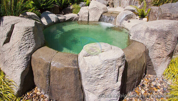 jacuzzi-tematizado-con-cascada