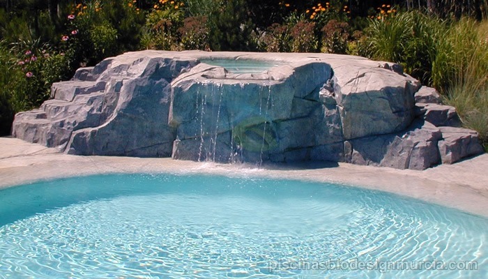 malaga-piscina-de-microcemento-con-jacuzzi