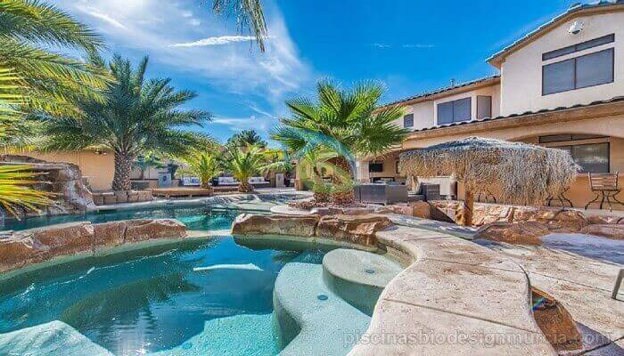 marbella-piscina-de-arena-lujo-con-jacuzzi