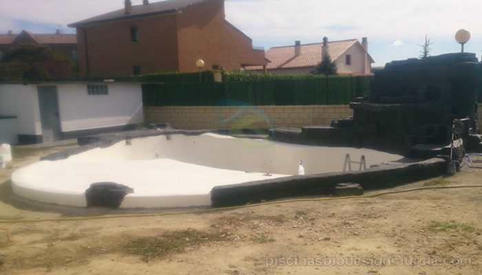 foto piscina de microcemento en navarra